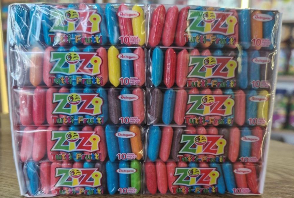 Zizi (24)